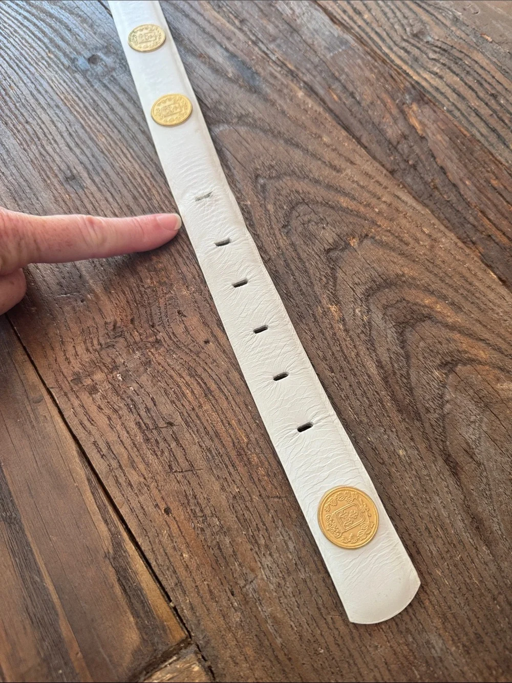 Emily Daniell white leather gold toned coin vintage belt 29-34 waist